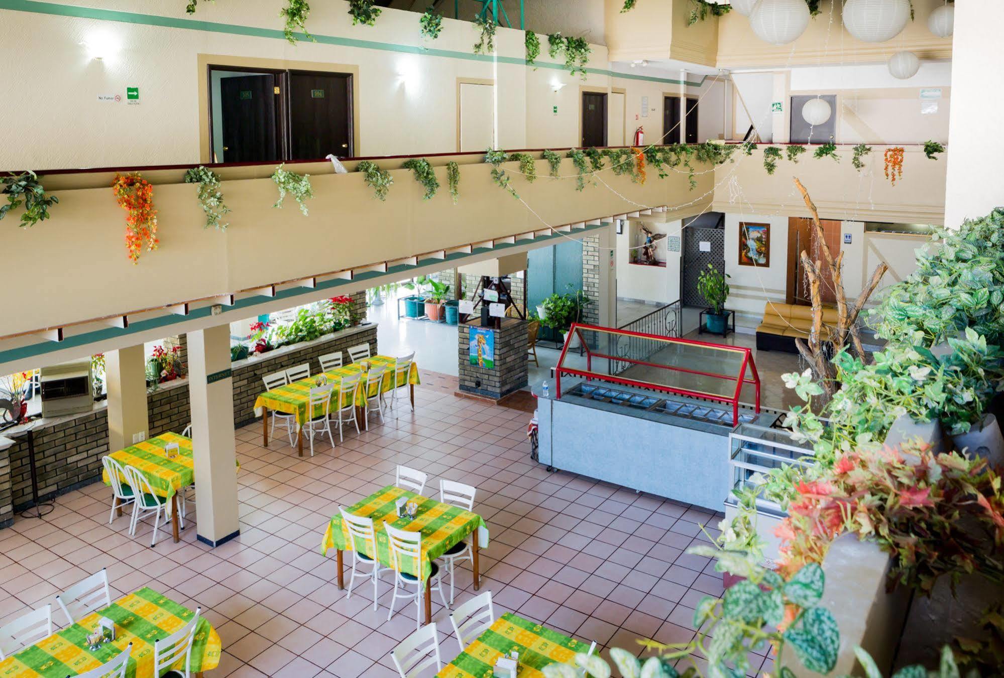 Hotel Raldos Inn Саламанка Экстерьер фото